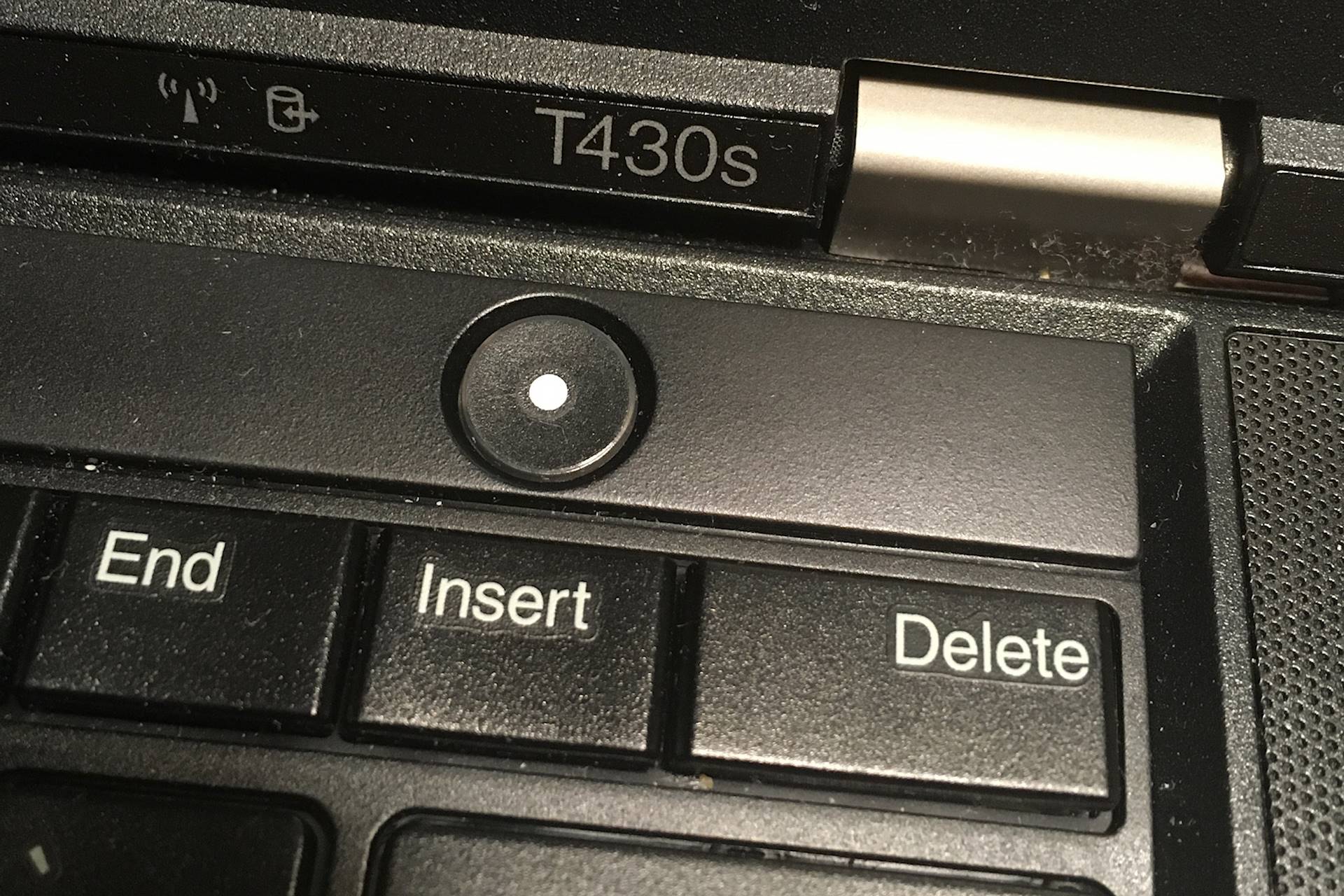 Power button [photo: Henrik Hemrin]