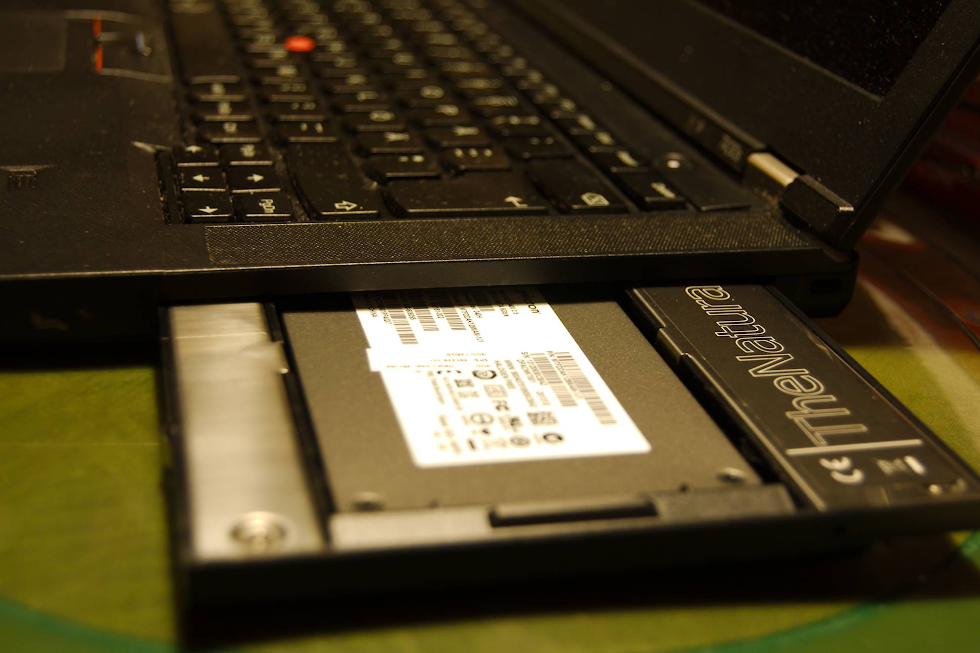 How to install an additional drive in a ThinkPad ultrabay - Hemrin